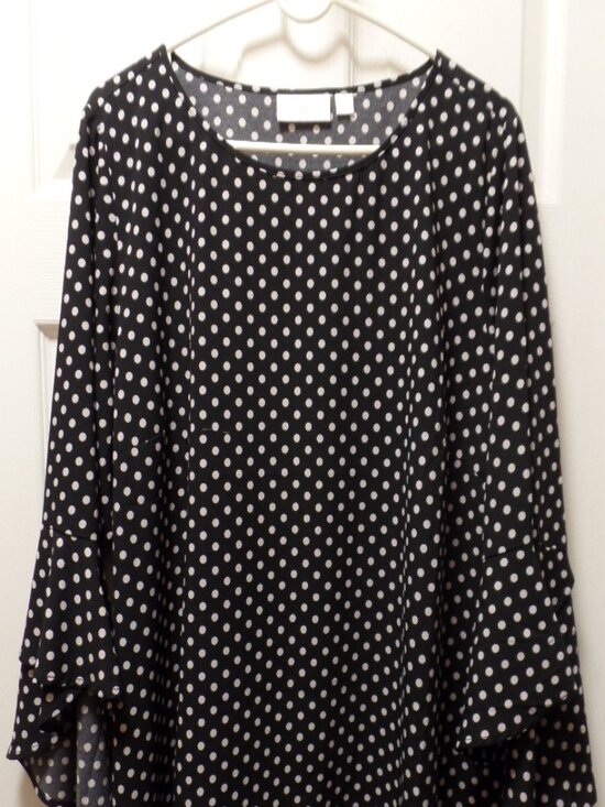 Belle by Kim Gravel Tops - *NWoT* Belle by Kim Gravel XL 18 20 Polka Dot Printed Stretch Flutter Sleeve Top
